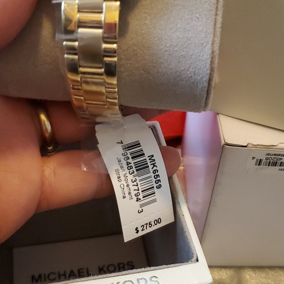 Watch - Picture 3 of 3